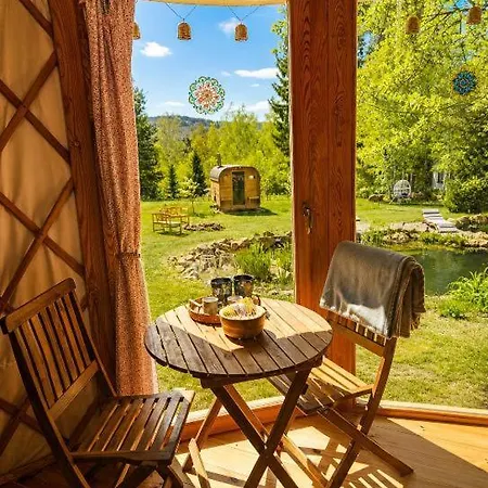Glamping Jurty U Jezirka