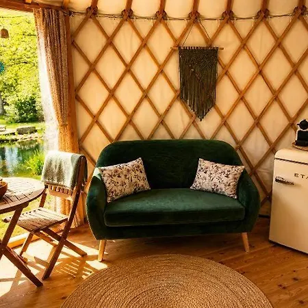 Glamping Jurty U Jezirka